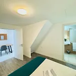 The West House Semesterbostad
