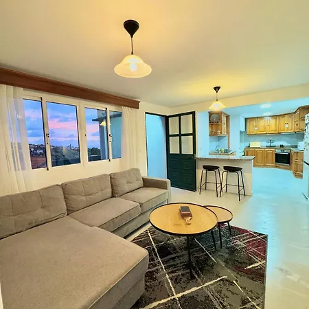 The West House Semesterbostad