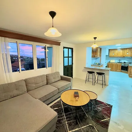 The West House Semesterbostad